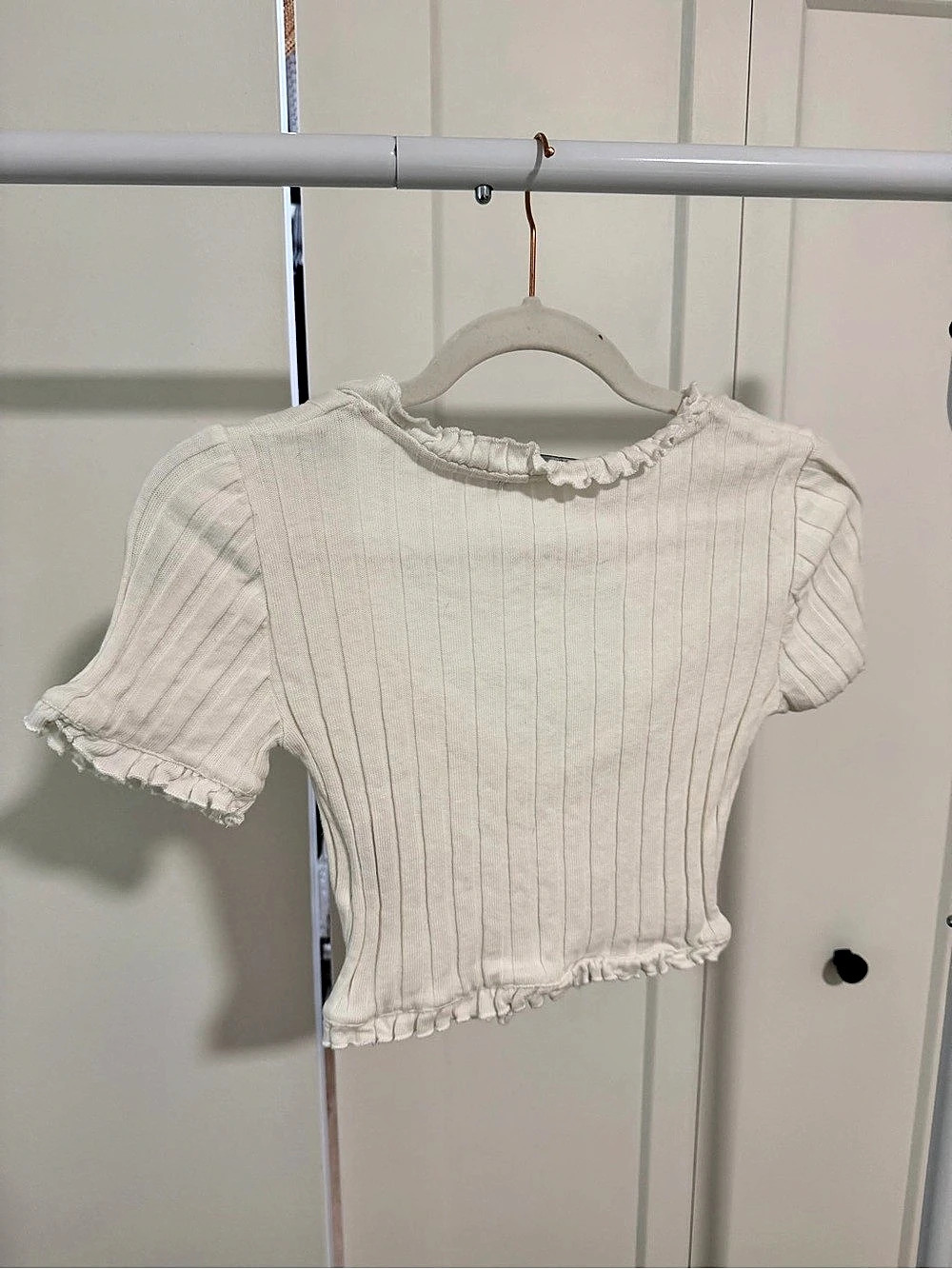 Zara Ribbed Ruffle Crop Top White Medium - Picture 2 of 3